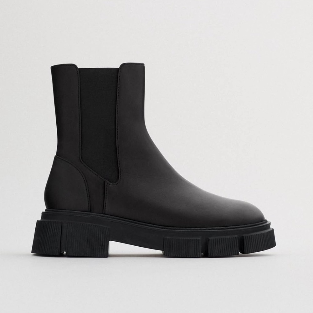 ZARA Cow Leather Lug Sole Chunky Ankle Boots